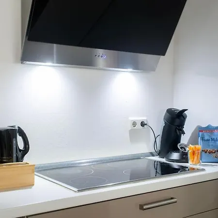 Modern Worker - 3 Bedrooms - 7 Single Beds * グローナウ