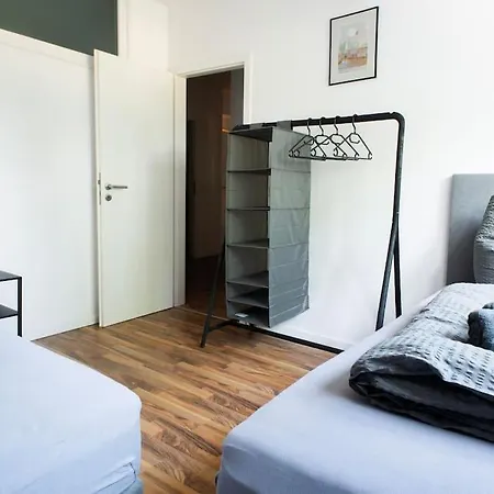 Modern Worker - 3 Bedrooms - 7 Single Beds アパート *