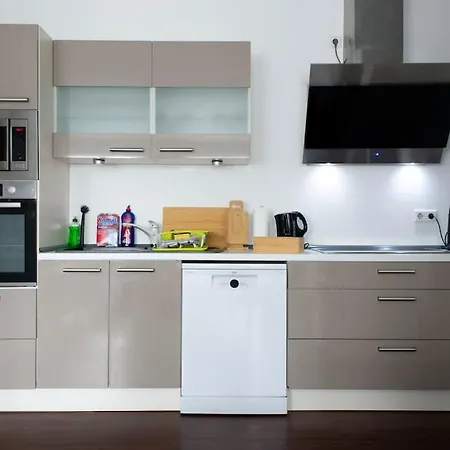 Modern Worker - 3 Bedrooms - 7 Single Beds * グローナウ