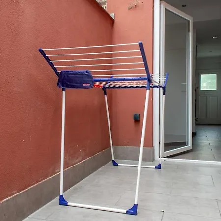 Modern Worker - 3 Bedrooms - 7 Single Beds * グローナウ